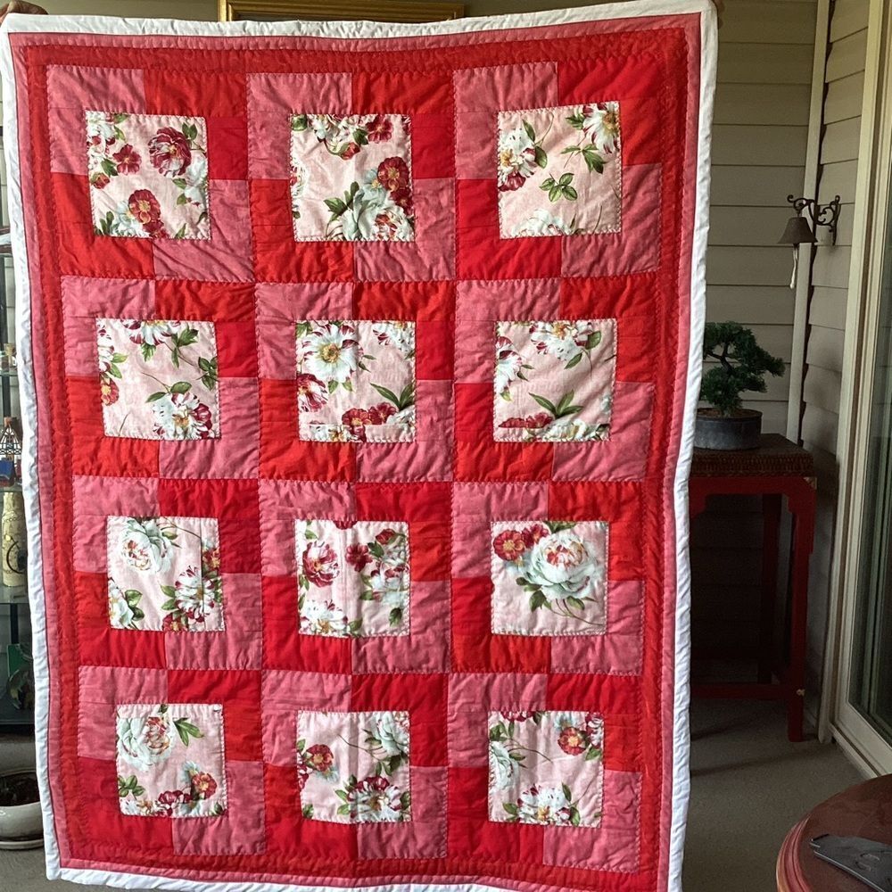 NWT. Floral Red and Pink Peonies Hand Crafted Quilt